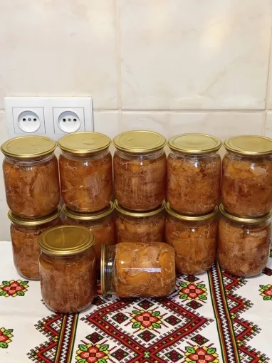 Тушкована свинина в банці - 2