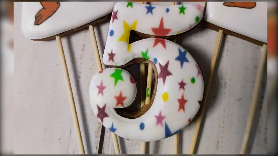 Набір пряників «Чіп і Дейл, Гаєчка, цифра 5» - 4